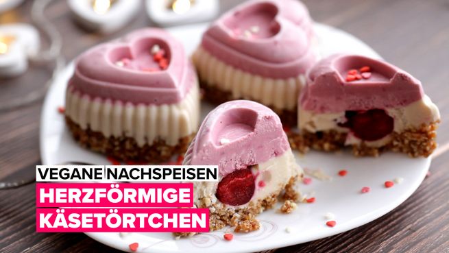 go to Vegane Nachspeisen: Herzförmige Käsetörtchen