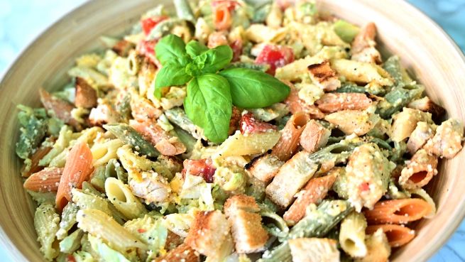 go to Sommerlicher Caesar-Pasta-Salat