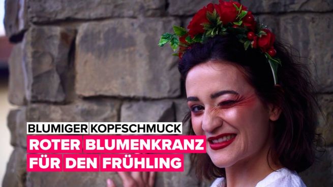 go to Blumiger Kopfschmuck: Roter Blumenhaarreif