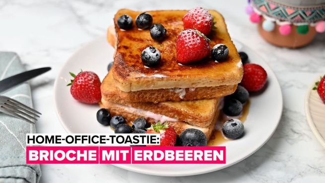 go to Home-Office-Toastie: Brioche mit Erdbeeren