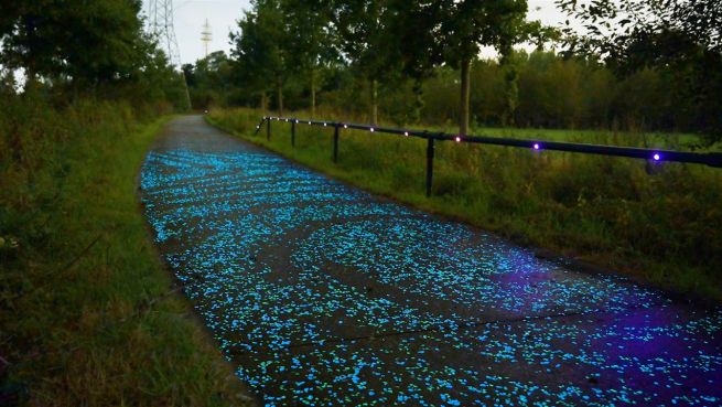 go to Innovative Städte: Dieser Radweg leuchtet in der Nacht